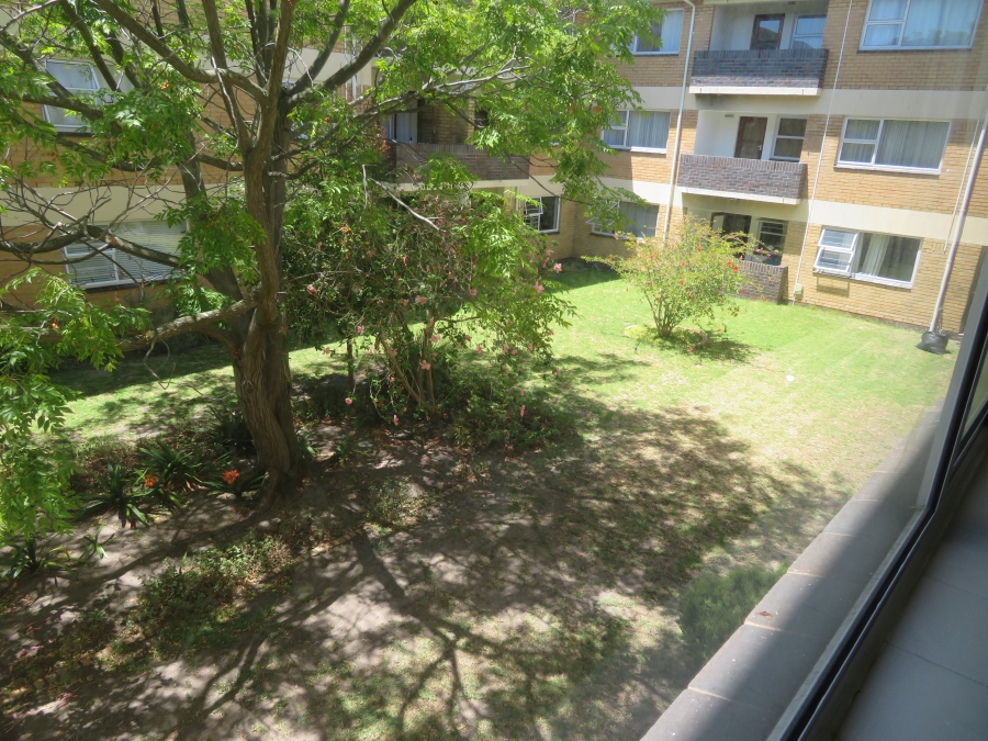To Let 2 Bedroom Property for Rent in Kenilworth Western Cape